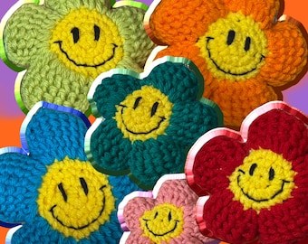 Handmade Crochet Smiley Flower Keychain (Size 12.5cm x 12.5 cm) – Cute & Colorful Accessories for Bags, Backpacks and Keys