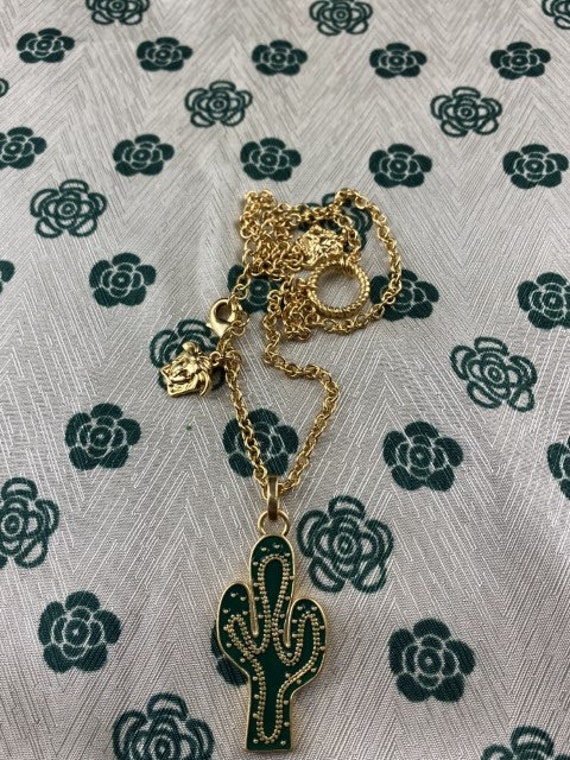 Vintage Versace Gold Tone Chain Cactus Amulet Pen… - image 5