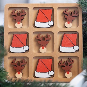 Christmas Tic Tac Toe Game: Wooden Holiday Decor