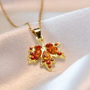 Wasserdichter kanadischer Ahorn Schmuck für Frauen - Ahornblatt Halskette - Herbst Charm Halskette - Botanische Anhänger Halskette