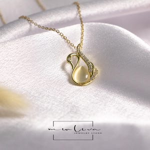 Schwan Halskette Gold und versilbert - Eleganter Schwan Schmuck - Schwan Anhänger für Geschenk - Schwan Schmuck für Frauen - Schwan Anhänger - Geschenke