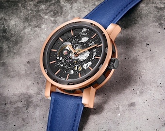 Luxus Herrenuhr in Rosegold | Herren Armbanduhr, blaues Echtleder mit Schnellverschluss-Armband, Herrengeschenk - von PUCH Watch Co.