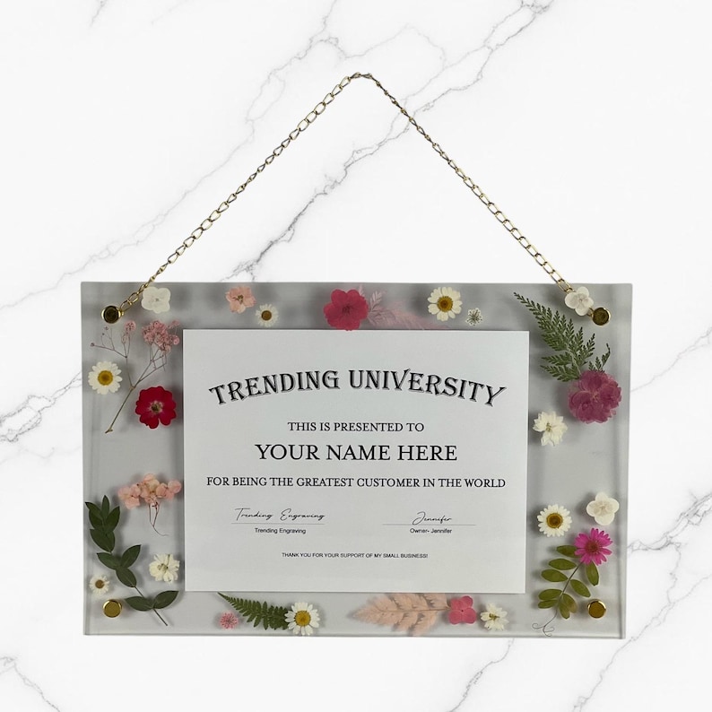 Marco de diploma con flores prensadas de acrílico imagen 4