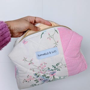 Trousse de toilette, maquillage, multi-usages en patchwork rose à fleurs et motifs vichy