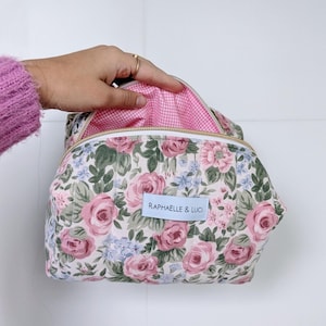 Trousse de toilette, maquillage, multi-usages en tissu extérieur fleuri et doublure rose Vichy