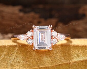 Bague de fiançailles Art déco en moissanite taille émeraude, bague de mariage en moissanite en or rose, bague en moissanite vintage en grappe, cadeau d'anniversaire pour elle