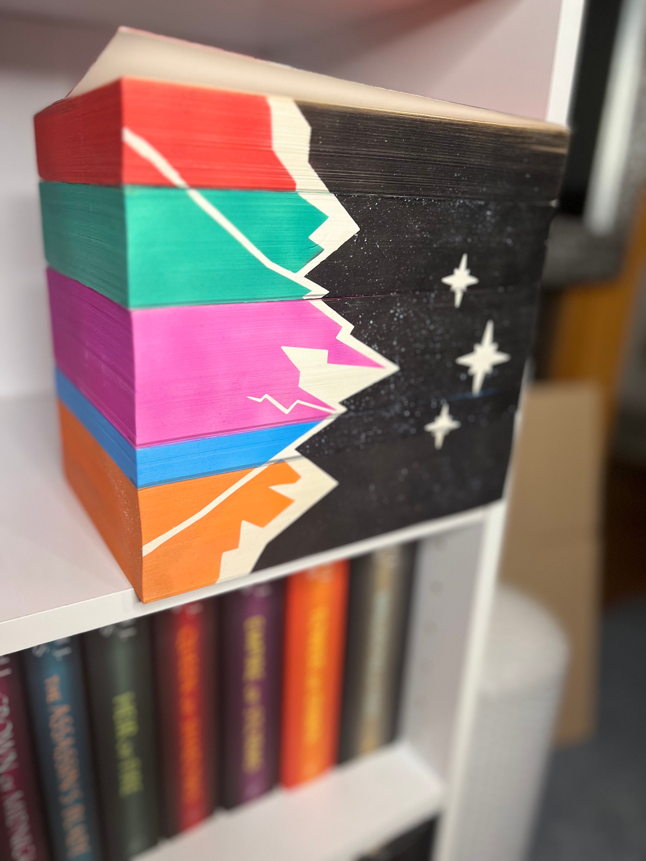 A Court of Thorns and Roses Sprayed Edge Set (Purchase of books included in price!)