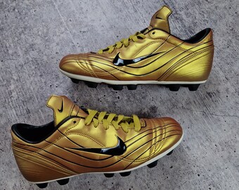 Nike mercurial vapor R9 gold Football Boots- rare collectable