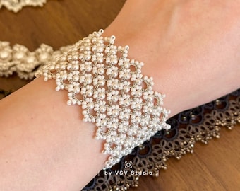 Spetsarmband med frisyrer: Stjärnbelysta Swarovski-pärlor