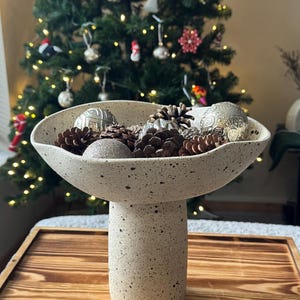 Ciotola in ceramica ondulata fatta a mano / Decorazione moderna per la casa