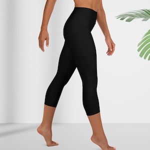 Yoga Capri Leggings in Ebony Color with Black Trim, Black Capri Workout Leggings, Workout Leggings, Athleisure Wear for Women, Leggings