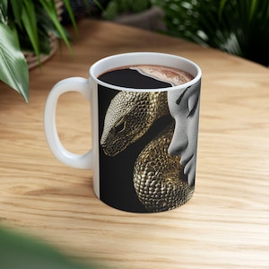 Snake Charm Ceramic Mug, Women&#39;s Beauty Gold Cup for Tea and Coffee, Unique Reptile Lover Gift, Serpent Decor Drinkware, Boho Kitchen