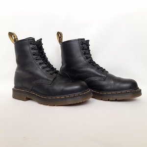 Dr Martens 1460 shoes ,Made in China,Size UK7 ,EUR 41,US 9, Dr Martens Punk Rock , Grunge Boots , Dr Martens 1460 Slip Resistant Black Shoes