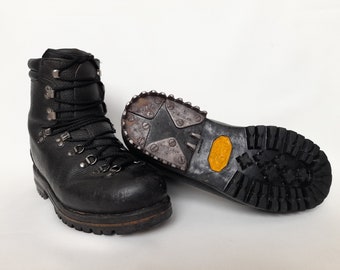 Vintage Italian Leather Black Hiking Ankle Tricouni Boots ,Womens EU40/5 , Made in Italy, Tricouni Climbing Boots ,Hiking  Boots ,Meindl