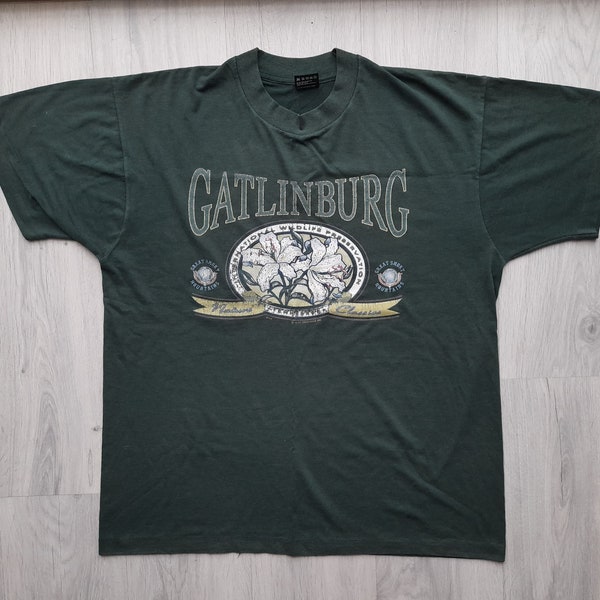 Vintage 90s Gatlinburg shirt ,Great Smoky Mountains Gatlinburg ,Souvenir Tourist shirt,Single Stitch Shirt ,Tourist Tee,Graphic Tee,Made Usa