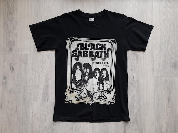 Vintage 2004 'black Sabbath' T-shirt Small-medium , 2004 Black