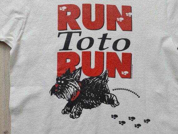 Vintage 90s Run Toto Run Shirt ,Toto (Oz) Tee,Sin… - image 4