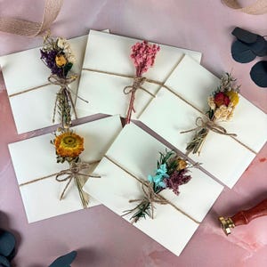 Proposition de demoiselle d'honneur fleurs séchées, carte postale scellée à la cire, proposition de demoiselle d'honneur vert sauge, remplissage de boîte de proposition de demoiselle d'honneur