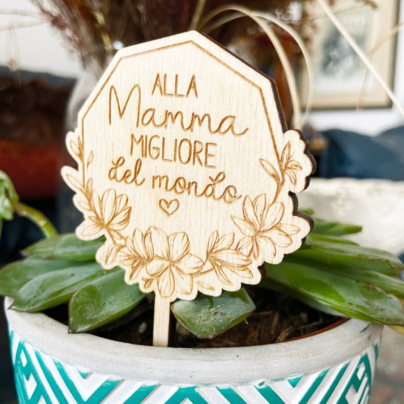 Segnapiante in legno personalizzato floreale e rotondo Idea regalo festa della mamma immagine 6