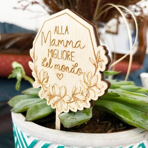 Segnapiante in legno personalizzato floreale e rotondo Idea regalo festa della mamma immagine 5