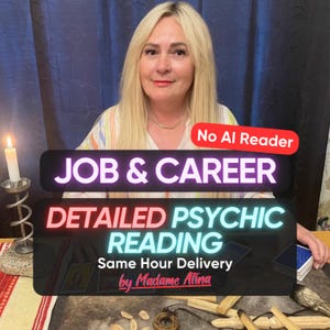 Könnte beinhalten: Eine Person mit blondem Haar sitzt an einem Tisch mit Tarotkarten, einer brennenden Kerze in einem Metallhalter und Holzstäbchen. Der Text lautet: No AI Reader, JOB & CAREER, DETAILED PSYCHIC READING, Same Hour Delivery, by Madame Alina.