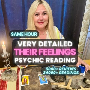 Könnte beinhalten: Eine blonde Person sitzt hinter einem Tisch mit Tarotkarten, einer brennenden Kerze in einem Metallhalter und Holzstäbchen. Der Text lautet: SAME HOUR, VERY DETAILED THEIR FEELINGS PSYCHIC READING, 6000+ REVIEWS, 34000+ READINGS. Zwei Tarotkarten liegen offen.