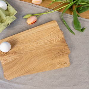 Breakfast board made of solid wood // handmade wooden board made of oak // customizable // with engraving / egg holder