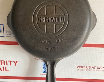 Griswold #3 Medium Logo Skillet 1944-57