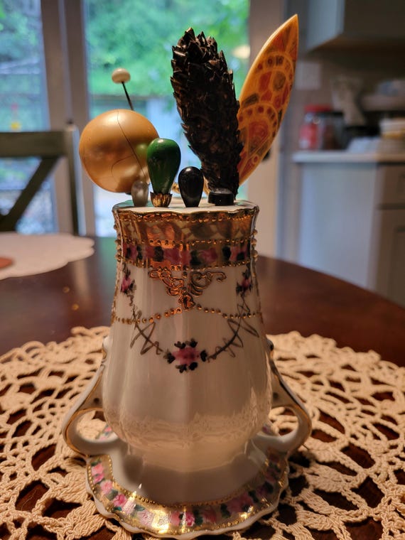 Ceramic Hatpin Containers - image 2