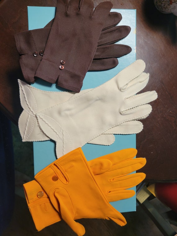 3 pair of vintage Women's gloves.