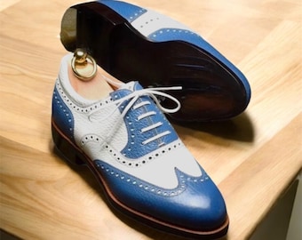 Scarpe Oxford in pelle fatte a mano: stringate blu e bianche su misura