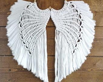 Sparkly macramé angel wings