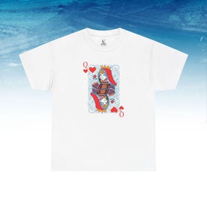 Camiseta unisex de algodón grueso "Reina de Corazones": divertida camiseta gráfica para amantes de las cartas, regalo para gamers, ropa informal, estilo divertido, diseño único.