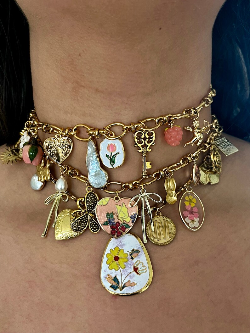 Progetta la tua collana con ciondolo personalizzata in oro Progetta la tua collana con ciondolo in oro immagine 3