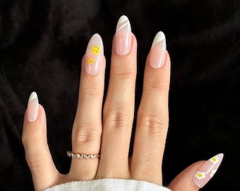 Daisy Day Press On Nails: Yellow Almond, Smiley Face Design