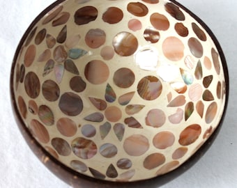 Coconut bowl 14 x 6 cm with mother of pearl mosaic in gold beige