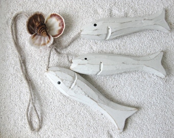 Set of 3 wooden fish on a ribbon, each fish approx. 13.5 cm