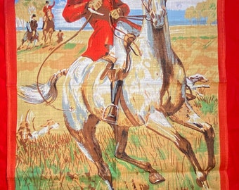 Könnte beinhalten: Ein Vintage-Leinentuch mit einer Jagdszene. Die Illustration zeigt einen Jäger in einem roten Mantel auf einem Pferd, mit Hunden und anderen Reitern im Hintergrund. Das Tuch hat einen roten Rand und den Text "Huntsman, Ulster Reg. No. 834".