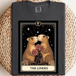Maglietta Capybara, Maglietta Tarocchi, Maglietta Coppie Abbinate Carine, Maglietta Divertente per San Valentino, Rose Innamorate, Regalo Anniversario, Maglietta Coppie alla Moda