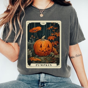 T-shirt pompoen tarotkaart, Cottagecore-kleding, vintage pompoenshirt, Witchy-kleding, spookachtig cadeau, herfstmode, boho-pompoenshirt