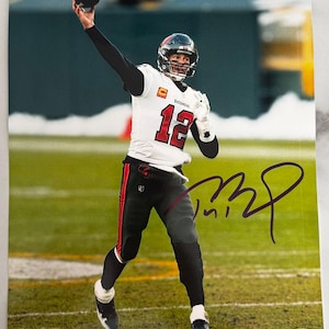 Tom Brady Tampa Bay Buccaneers Autographed 8x10 Photo COA