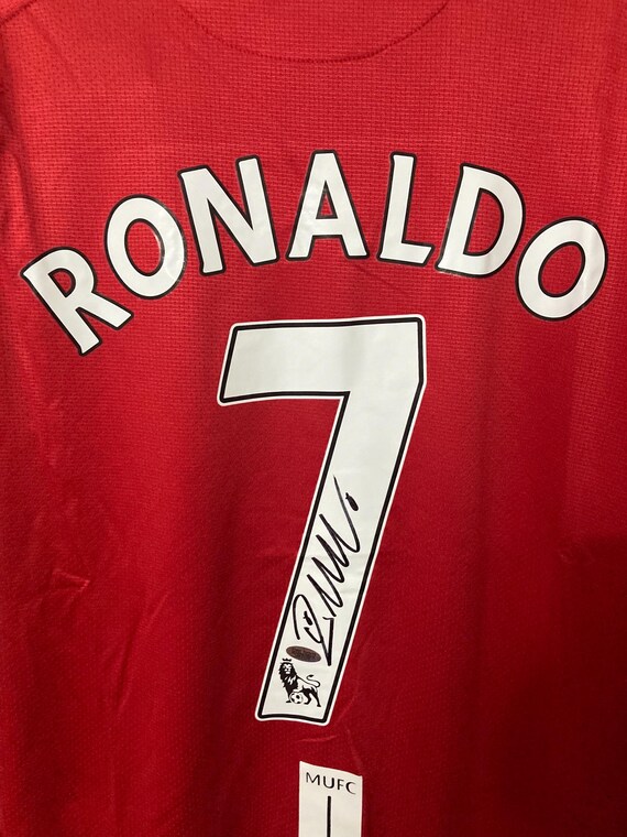 クリスティアーノ・ロナウド ポルトガル代表 直筆サイン入り 8x10 写真