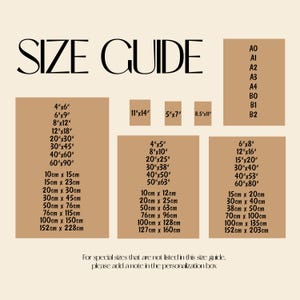 Op de afbeelding: Een maattabel met afmetingen in inches en centimeters. De gids bevat maten zoals 4"x6", 8"x12", 20"x30", en hun metrische equivalenten. De tekst "SIZE GUIDE" staat bovenaan.