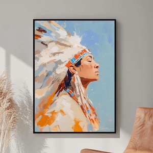Op de afbeelding: Een schilderij van een indiaanse vrouw die een witte verenhoed draagt met rode, blauwe en witte accenten. De vrouw kijkt naar rechts en heeft een serieuze uitdrukking op haar gezicht. De achtergrond is lichtblauw.