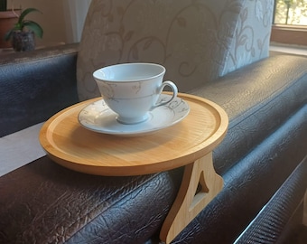 Mesa auxiliar de madera moderna con reposabrazos: mesa auxiliar para sofá