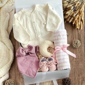 Baby Girl/Boy Gift, Baby Shower Gift, Baby Gift Box, Personalized Card, Baby Gift Basket, Welcome Baby, Newborn, Baby Blanket, New Baby