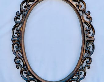 バロック様式の楕円形の彫刻が施された木製フレーム、鏡のフレーム
