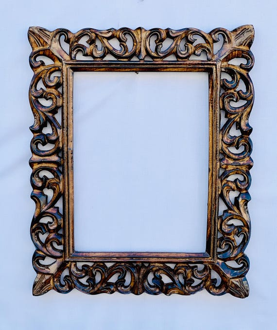 Vintage Baroque Wooden Picture Frame: Ornate Wall Art (30x24 Inches)