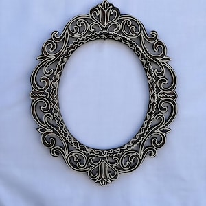 Handmade Indian Elm Wood Oval Frame: Vintage Wall Decor