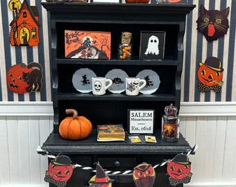 Melody Jane Miniatur Halloween Schuppen Mit 3 Gruseligen Spinnen – Puppenhaus-Zubehör